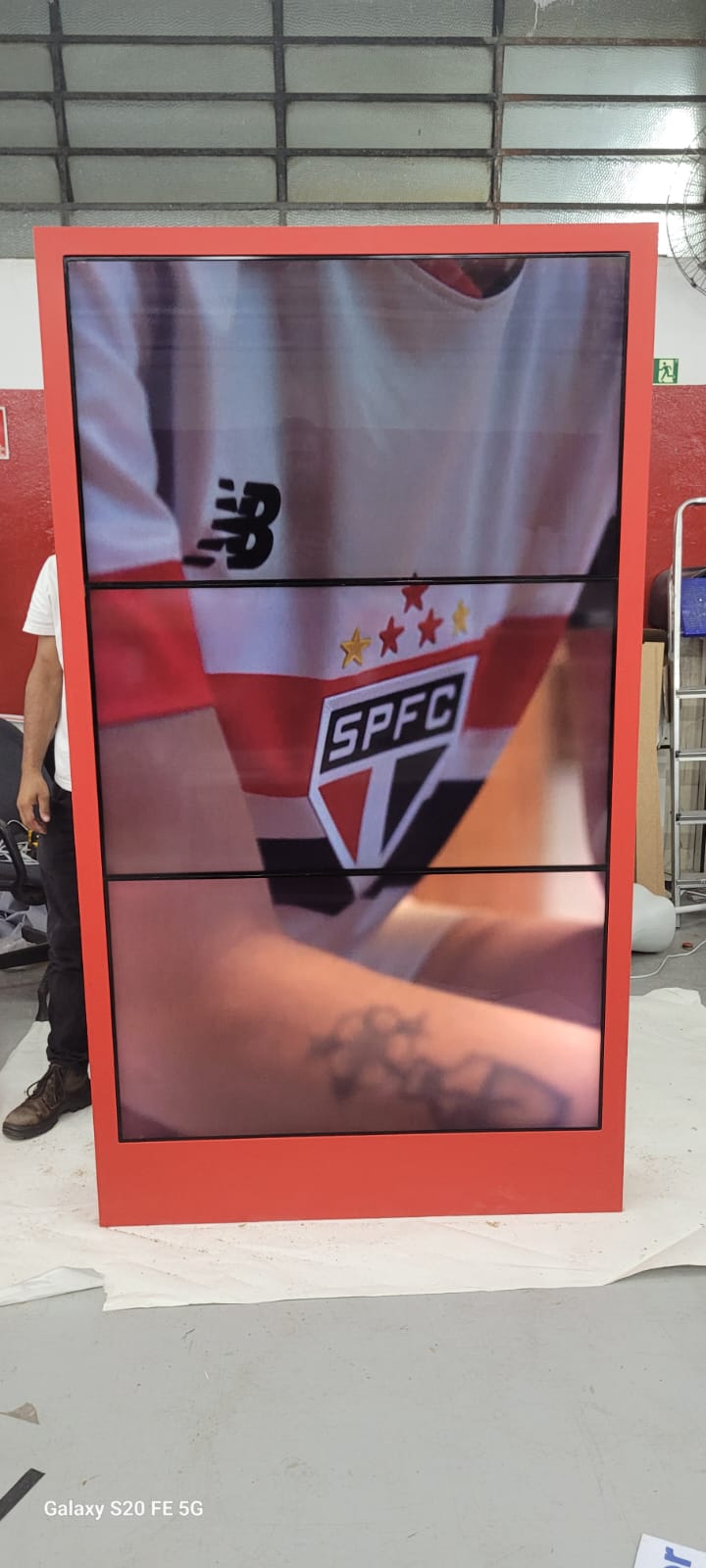 Video Wall sem bordas em operação